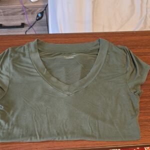 Merona Forest Green V-Neck Women's Tee